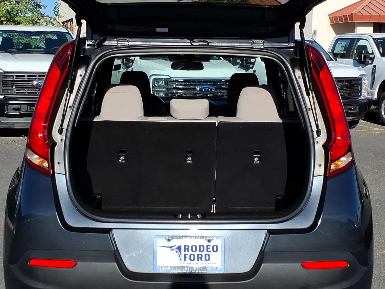 Used 2020 Kia Soul LX image 10