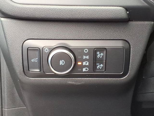 Certified 2025 Ford Escape Platinum AWD/4WD image 19