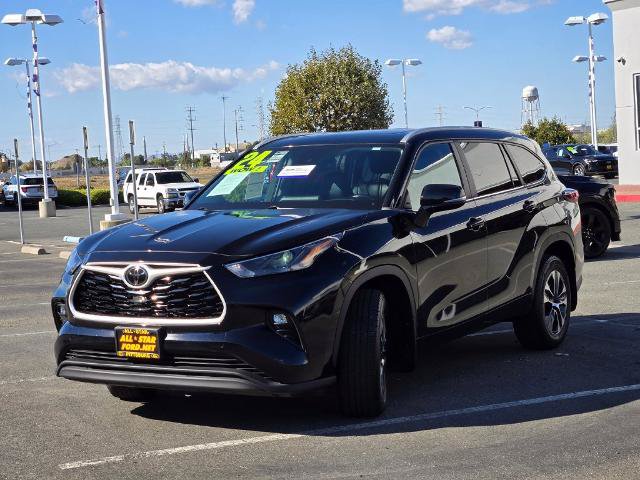Used 2024 Toyota Highlander XLE AWD/4WD image 8