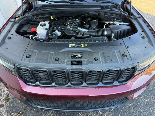 Used 2023 Jeep Grand Cherokee Altitude AWD/4WD image 39