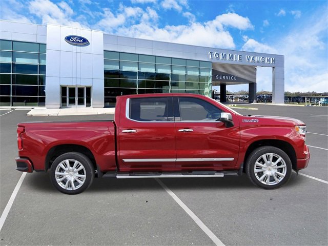 Used 2025 Chevrolet Silverado 1500 High Country w/ High Country Premium Package image 2