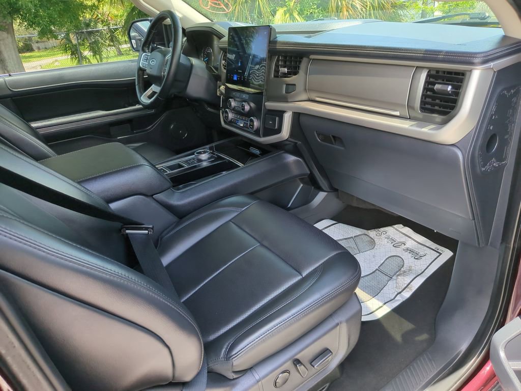 Certified 2024 Ford Expedition XLT RWD image 13