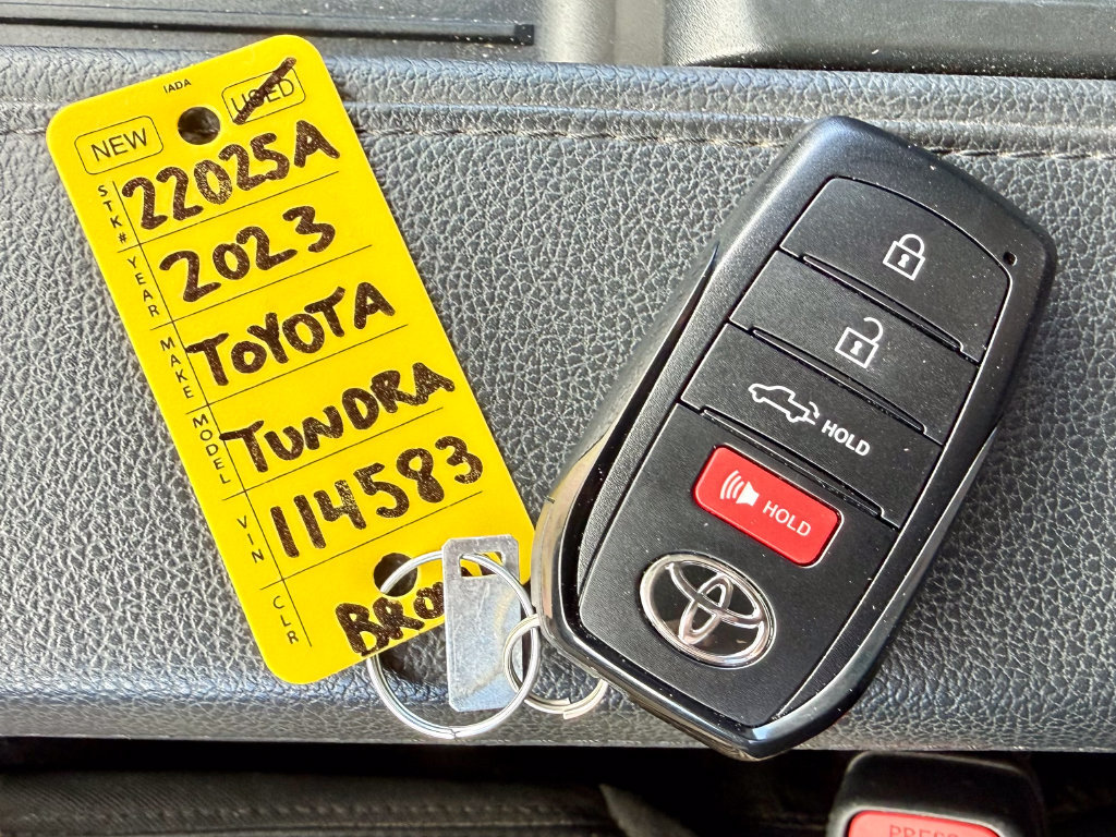 Used 2023 Toyota Tundra Limited AWD/4WD image 29