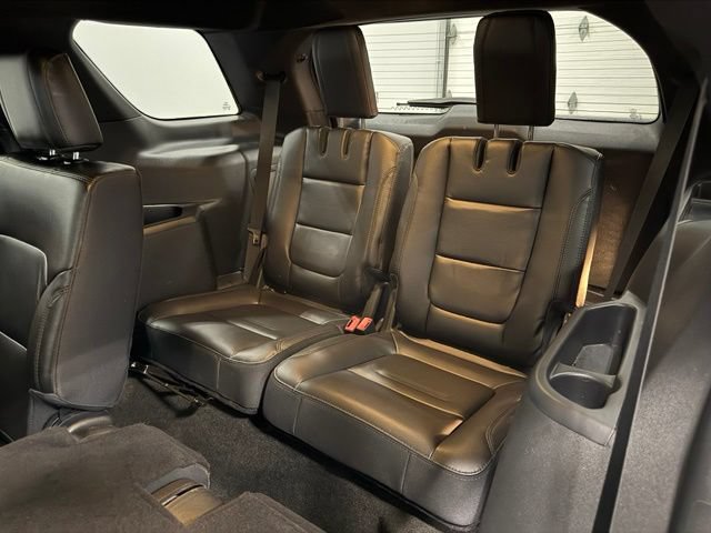 Certified 2018 Ford Explorer XLT w/ Equipment Group 202A FWD image 35