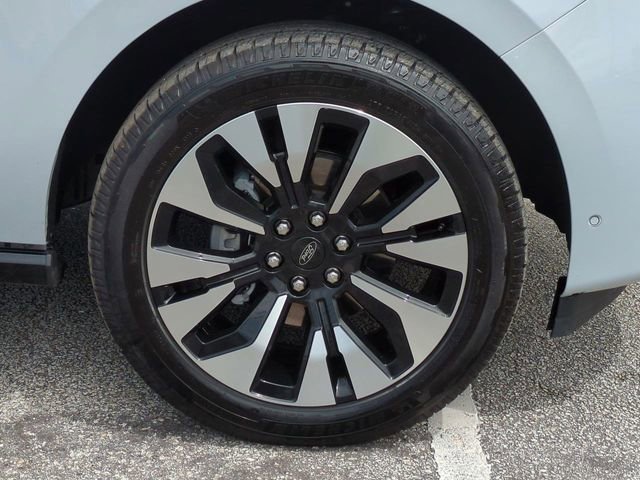 Certified 2025 Ford Expedition Platinum w/ Driver's Package image 11