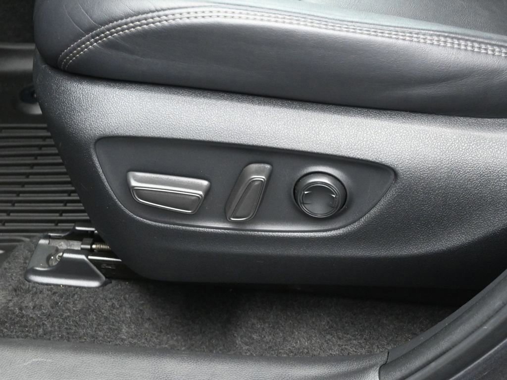 Used 2022 Toyota RAV4 XLE Premium image 37