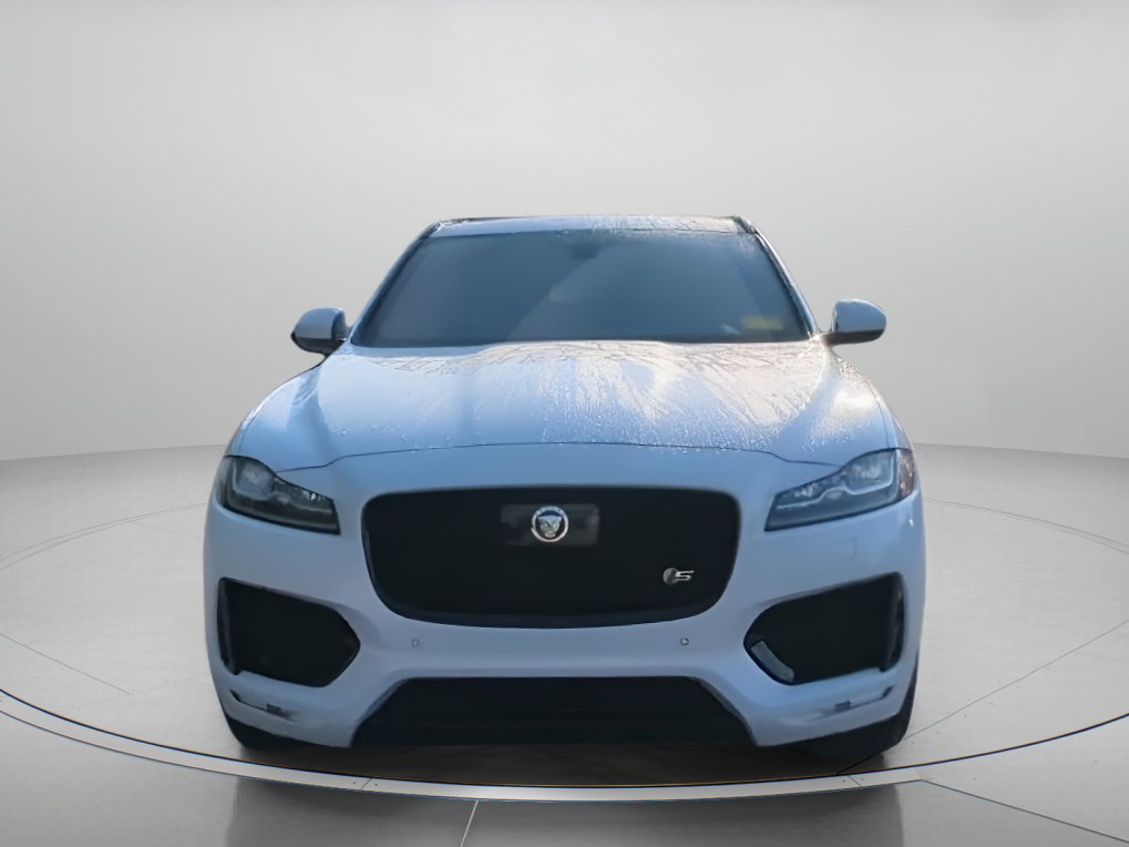 Used 2019 Jaguar F-PACE S image 3