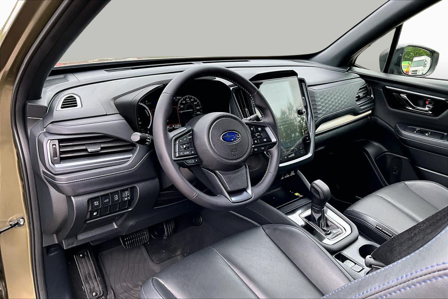 Used 2025 Subaru Forester Limited AWD/4WD image 18