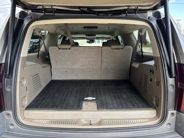 Used 2018 Chevrolet Suburban Premier image 9
