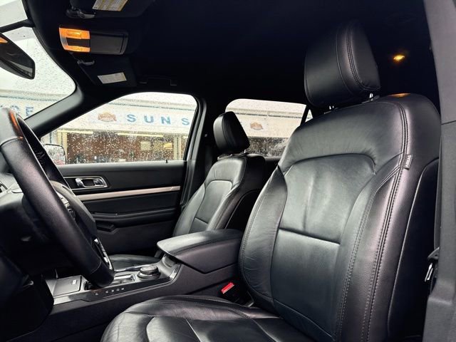 Certified 2018 Ford Explorer XLT w/ Equipment Group 202A image 8