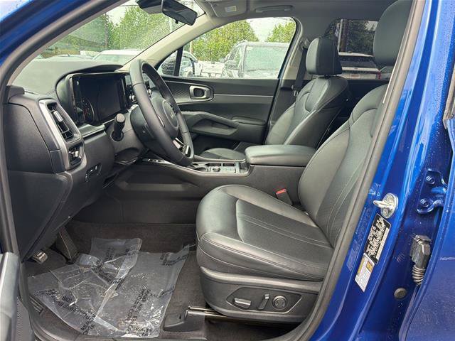 Used 2023 Kia Sorento S w/ Panoramic Sunroof Package FWD image 9