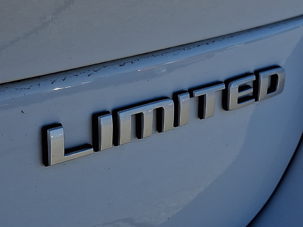 Used 2024 Jeep Grand Cherokee L Limited w/ Trailer Tow Package AWD/4WD image 32