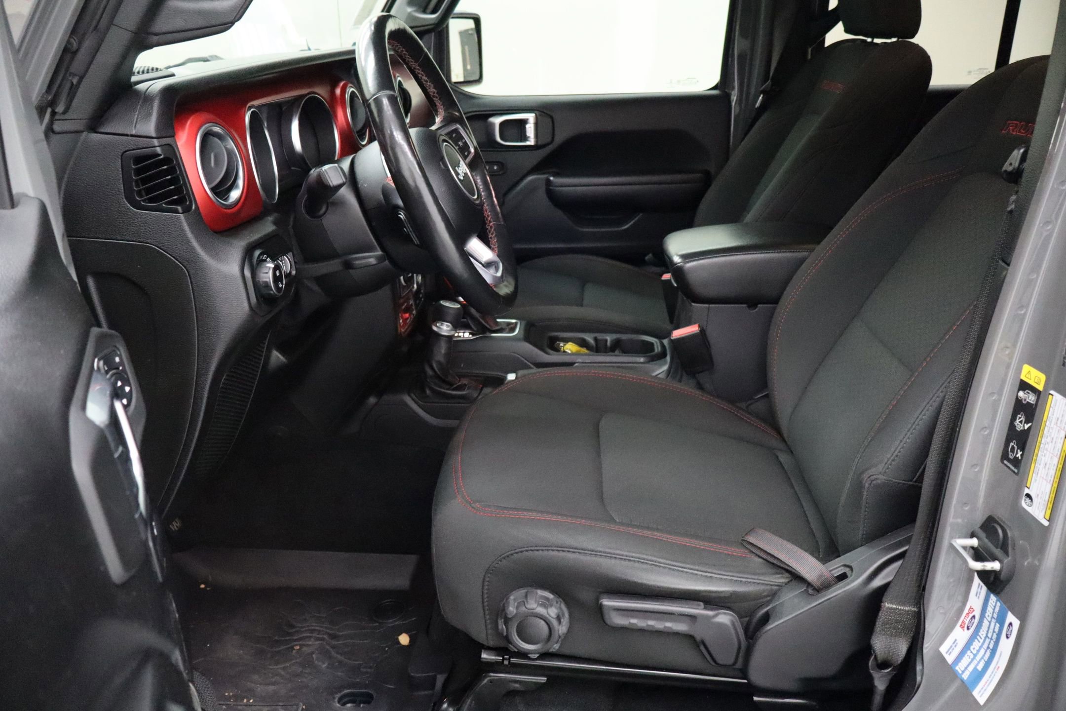 Used 2021 Jeep Gladiator Rubicon image 12