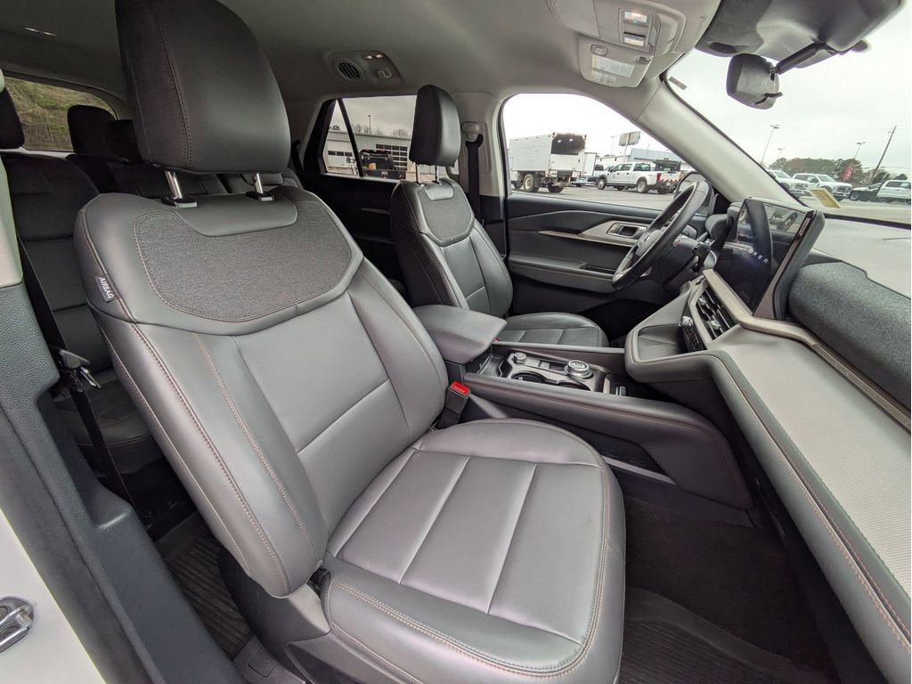 Certified 2025 Ford Explorer Active w/ Active Comfort Package image 30