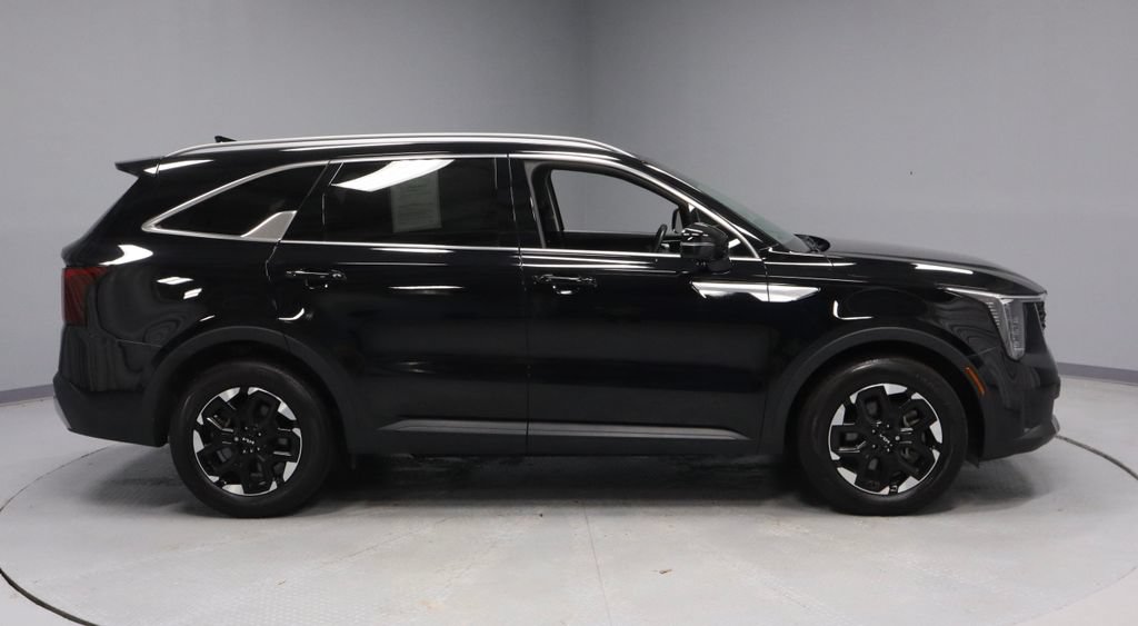 Used 2024 Kia Sorento S w/ Panoramic Sunroof Package FWD image 12