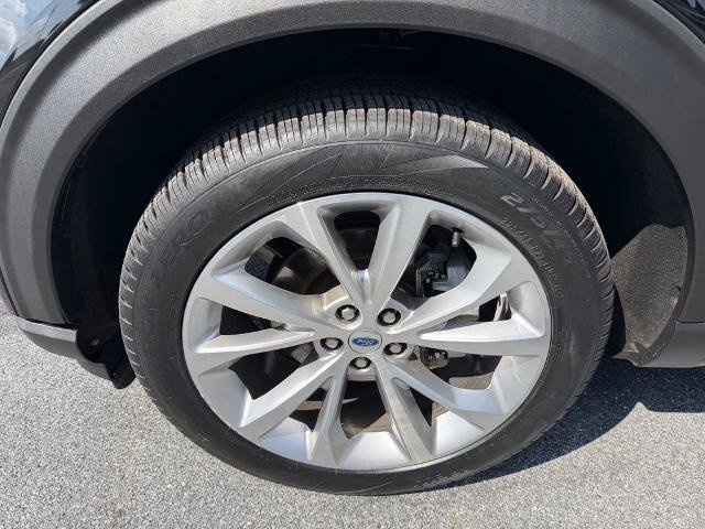 Certified 2023 Ford Explorer Platinum w/ Technology Package AWD/4WD image 11