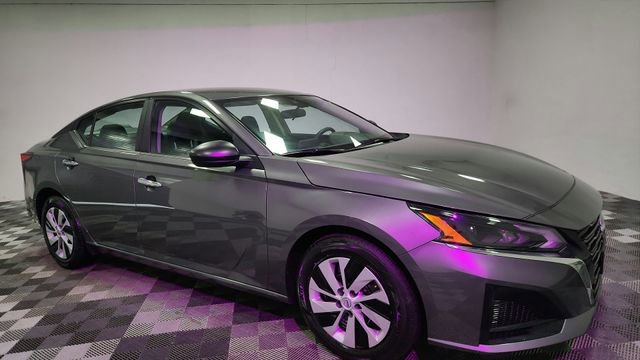 Used 2025 Nissan Altima 2.5 S FWD image 4