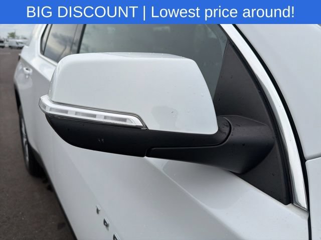 Used 2023 Chevrolet Traverse LT AWD/4WD image 6