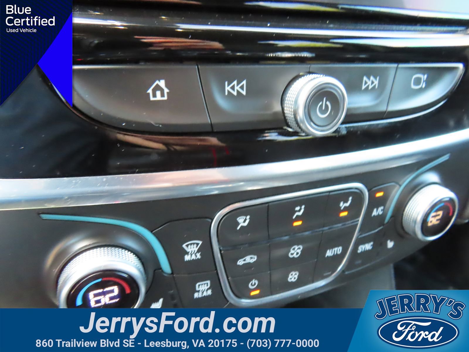 Used 2023 Chevrolet Traverse LT AWD/4WD image 23