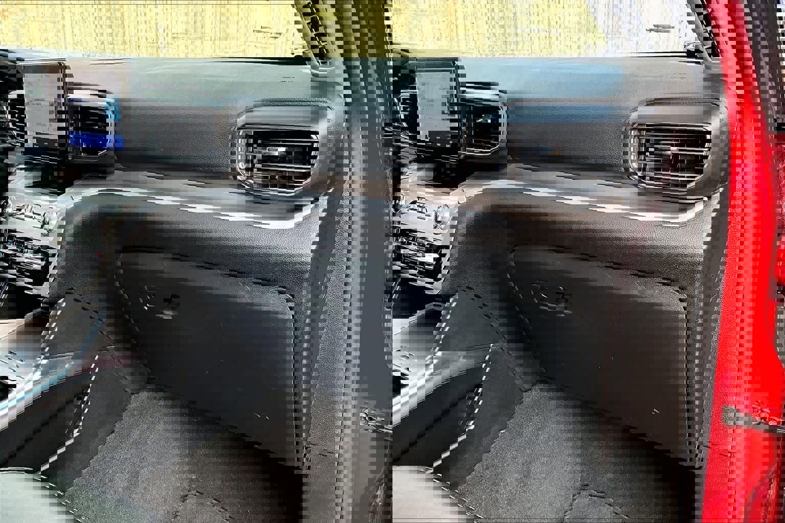 Certified 2022 Ford Explorer XLT w/ Equipment Group 202A image 20