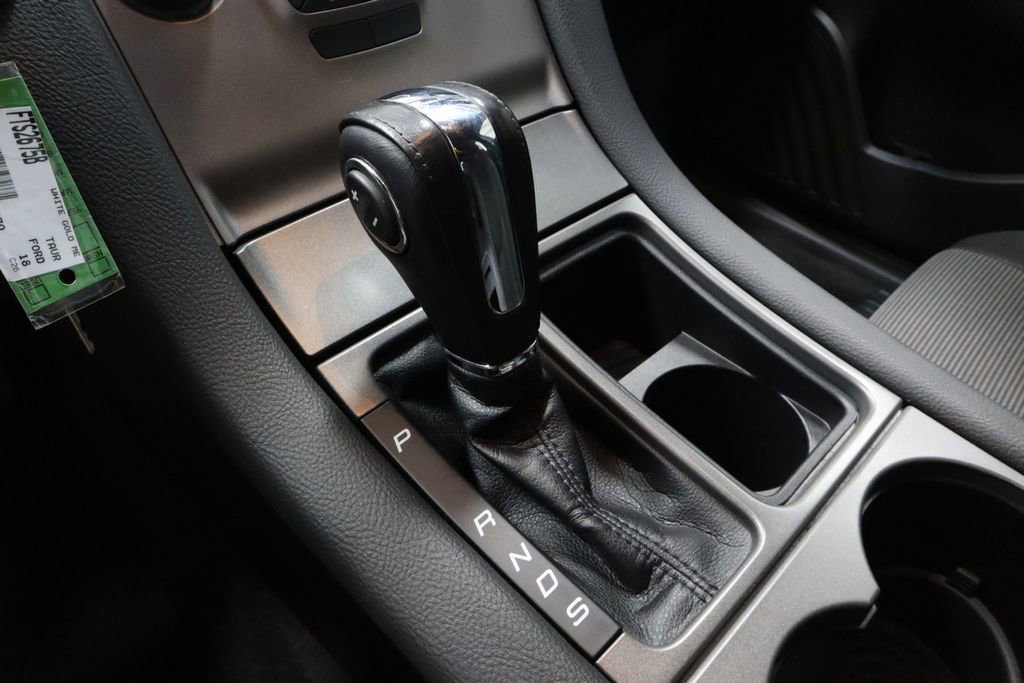 Certified 2018 Ford Taurus SEL image 31