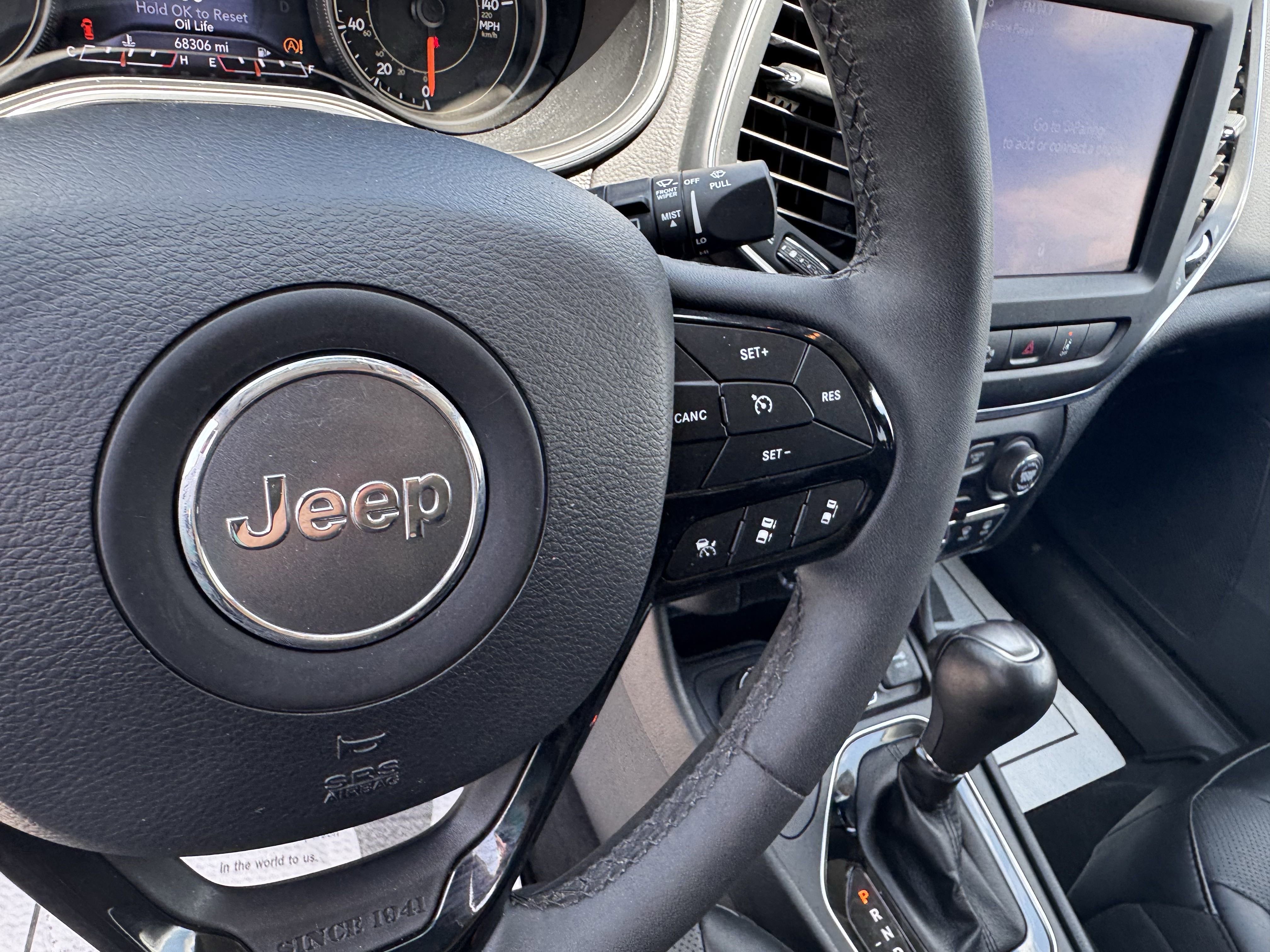 Used 2023 Jeep Cherokee Altitude Lux image 14