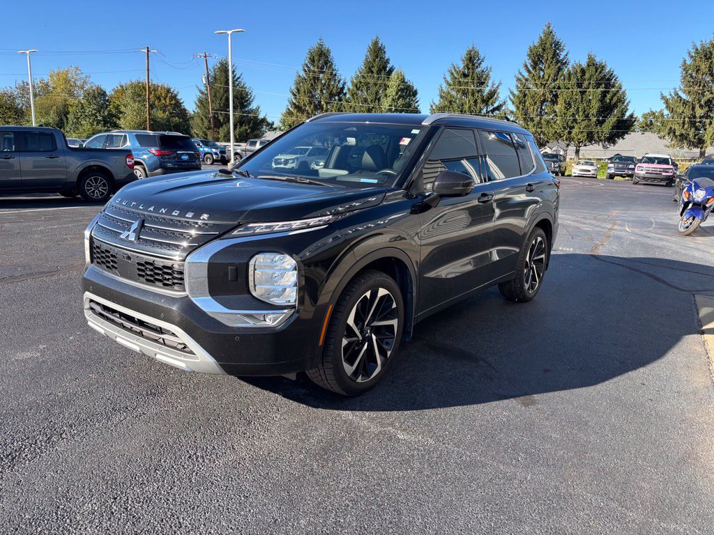 Used 2022 Mitsubishi Outlander SEL AWD/4WD image 2