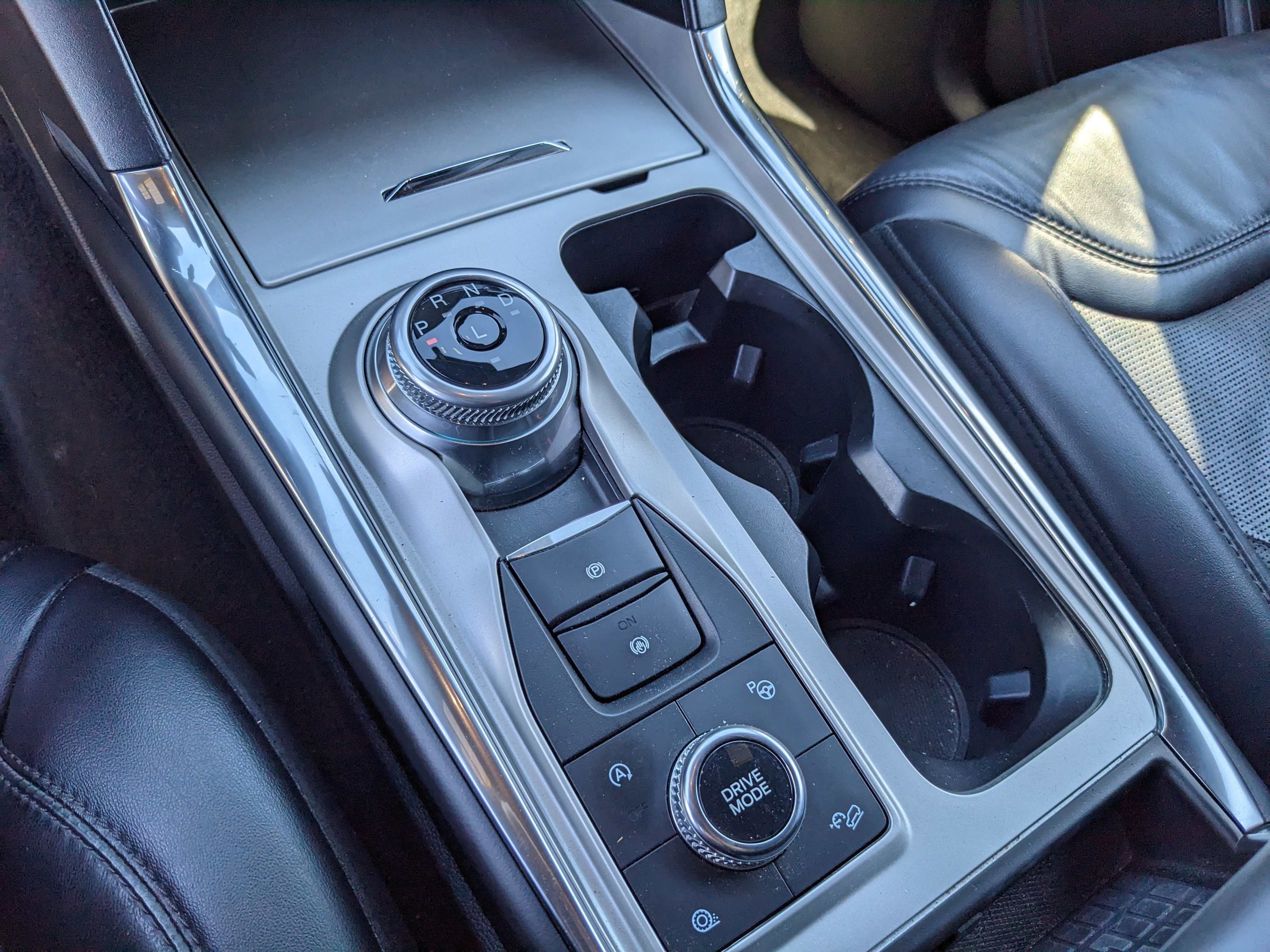 Certified 2022 Ford Explorer Platinum w/ Equipment Group 601A image 28