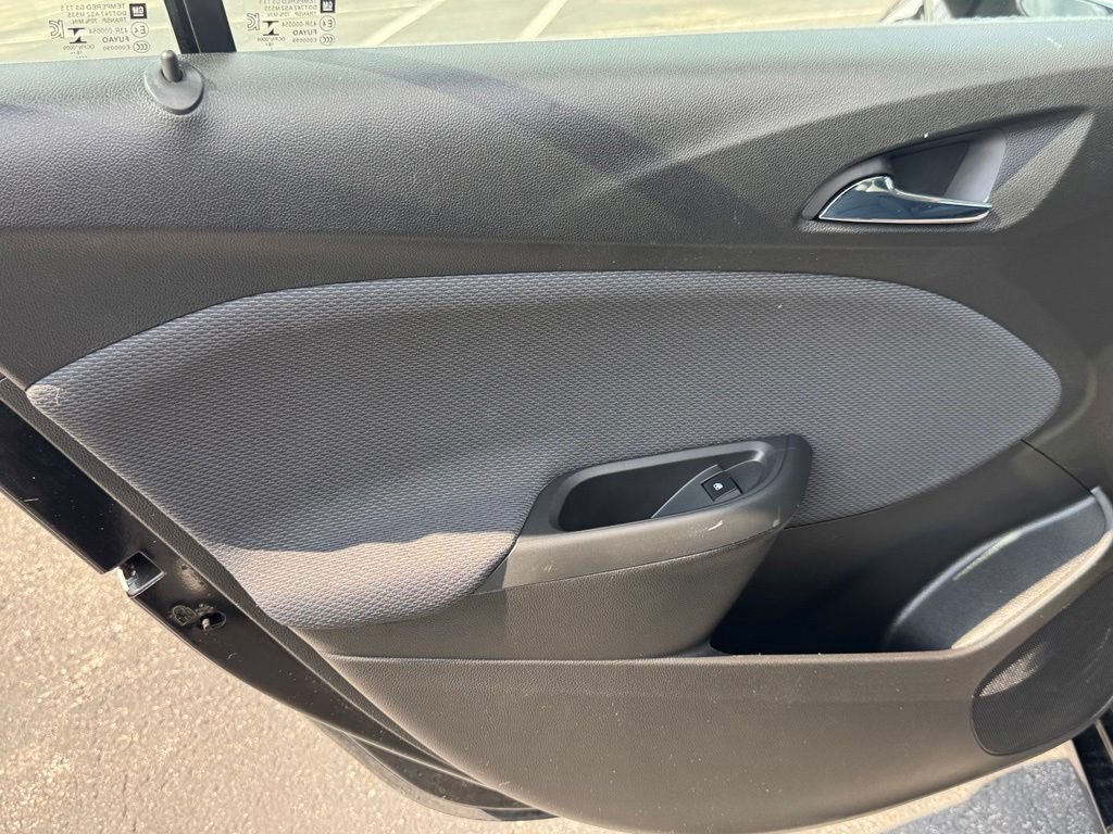 Used 2017 Chevrolet Cruze LT FWD image 22