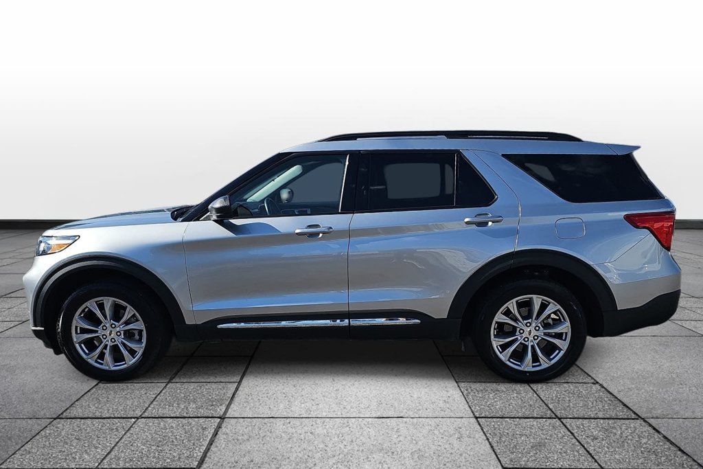 Certified 2023 Ford Explorer XLT w/ Equipment Group 202A AWD/4WD image 8