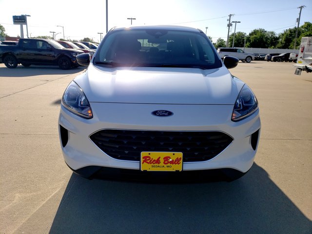 Certified 2022 Ford Escape SE w/ SE Sport Appearance Package AWD/4WD image 2