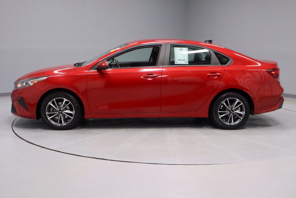 Used 2023 Kia Forte LXS FWD image 7