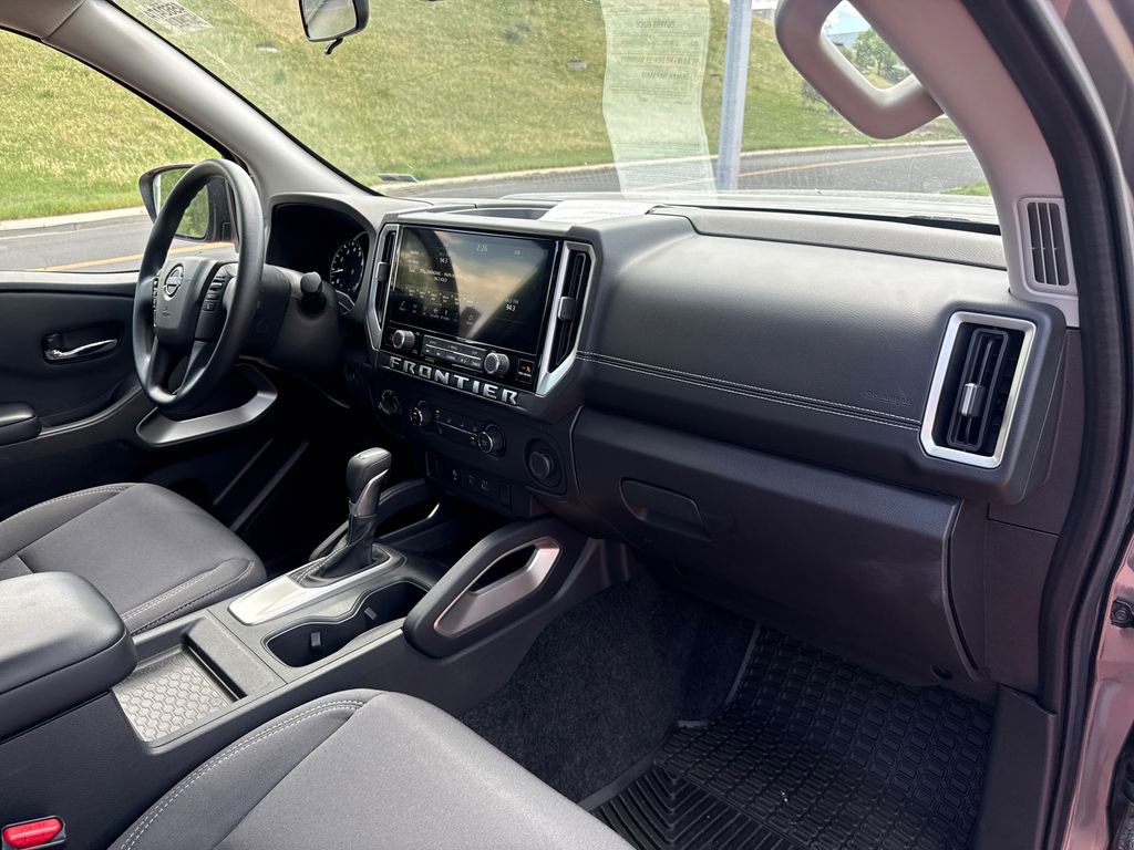 Used 2025 Nissan Frontier SV AWD/4WD image 25