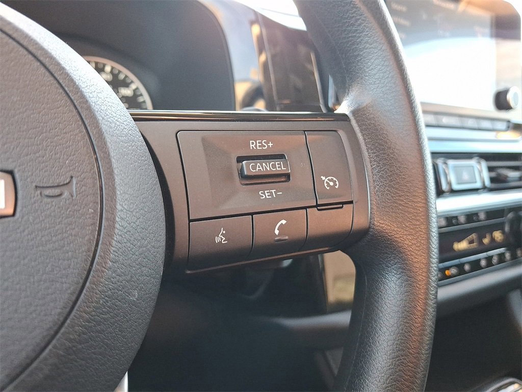 Used 2022 Nissan Pathfinder S image 22