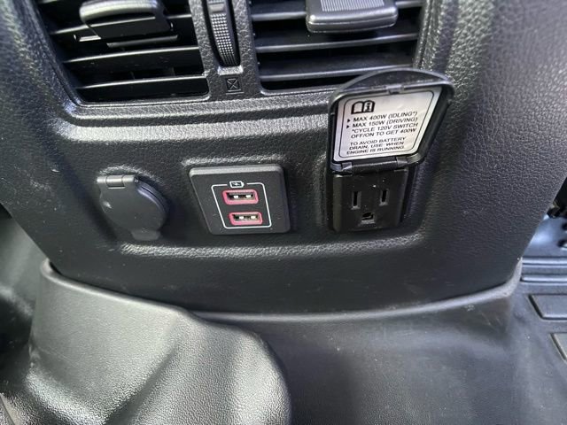 Used 2021 Nissan Titan SV w/ SV Convenience Package image 36