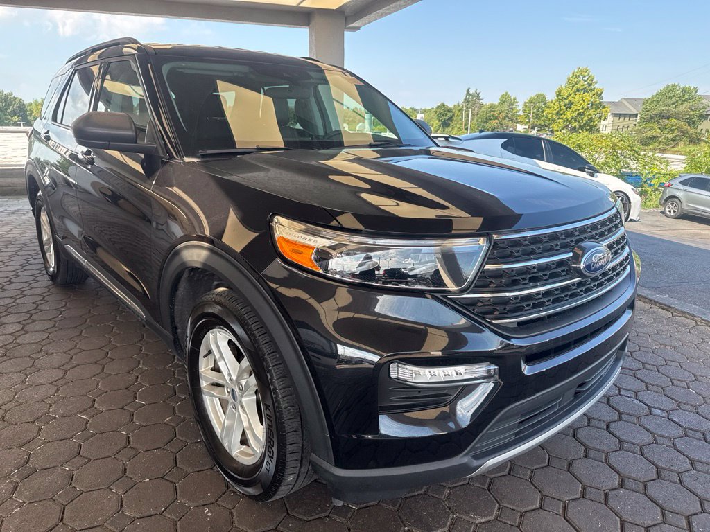 Certified 2024 Ford Explorer XLT w/ Equipment Group 202A AWD/4WD image 4