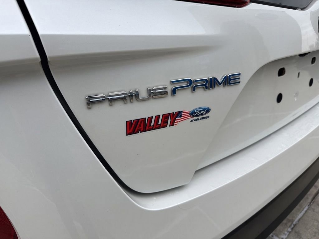 Used 2018 Toyota Prius Prime Premium image 44