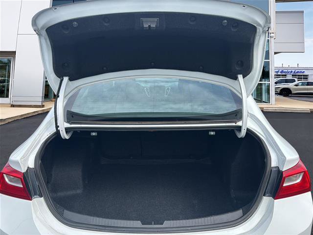 Used 2025 Chevrolet Malibu LT FWD image 16