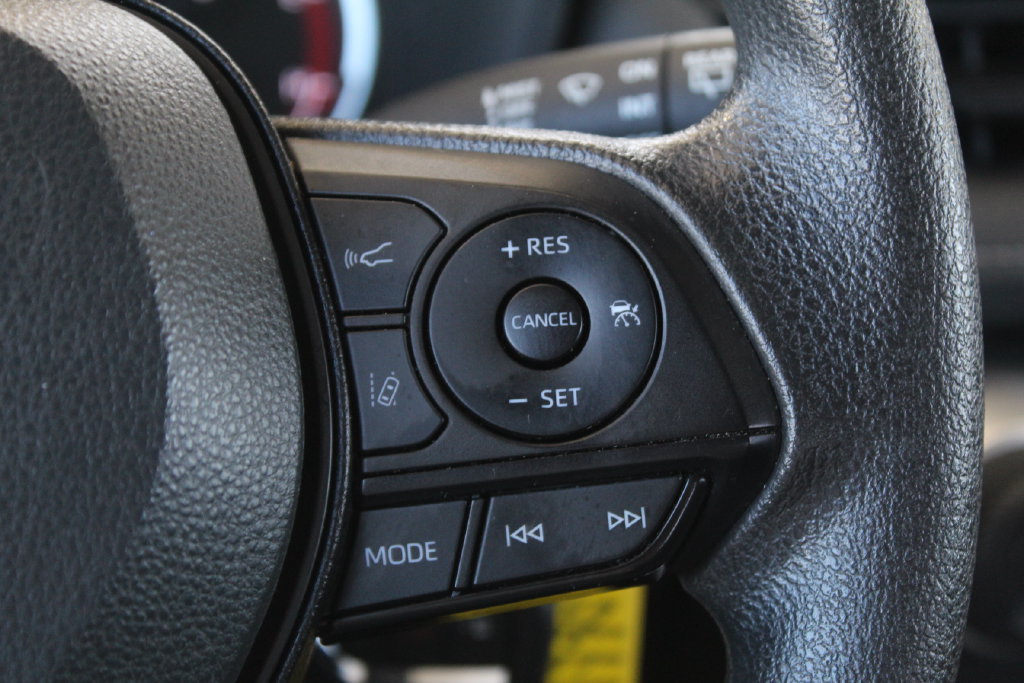 Used 2025 Toyota RAV4 LE AWD/4WD image 22