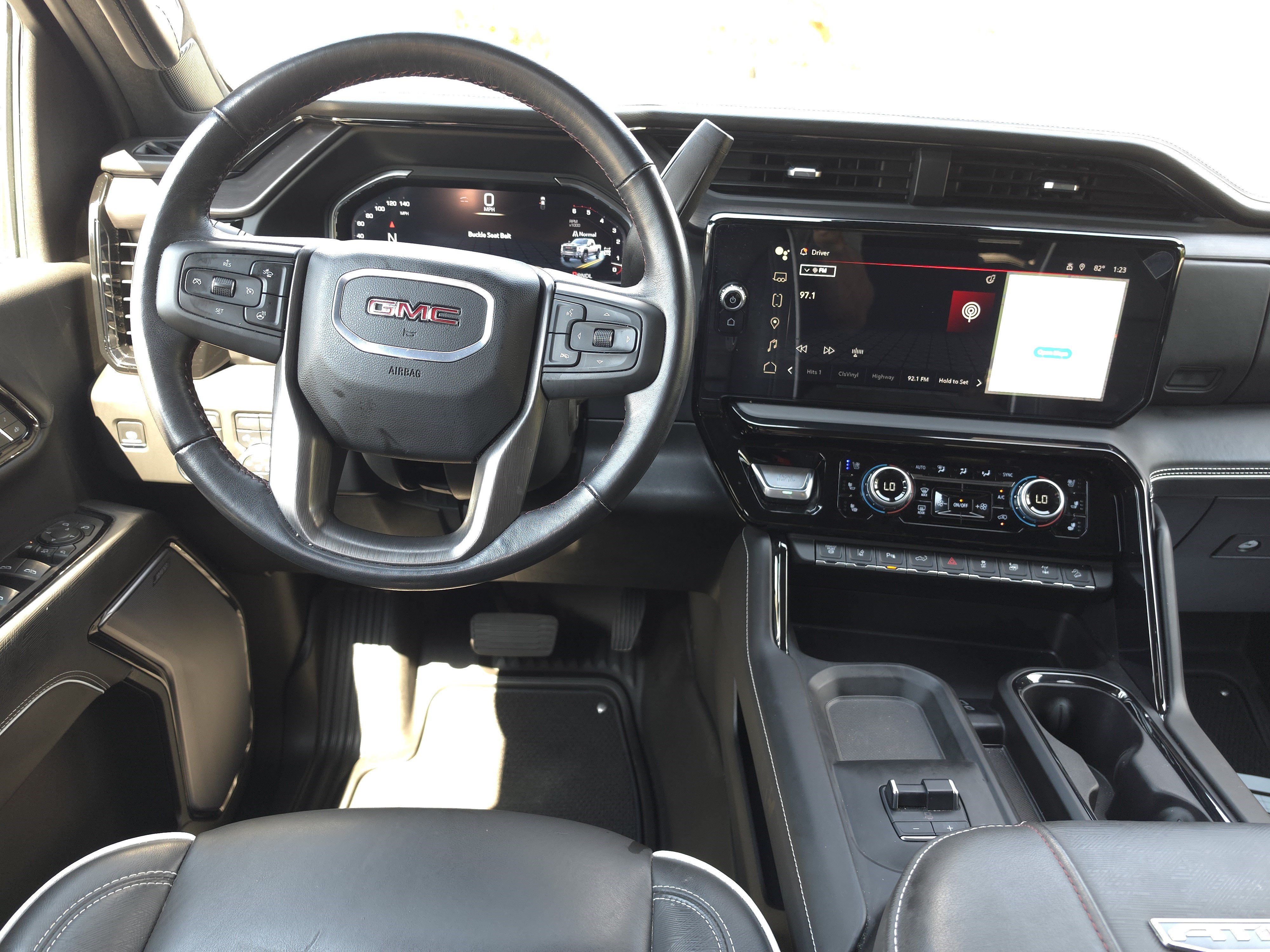 Used 2025 GMC Sierra 2500 AT4X AWD/4WD image 12
