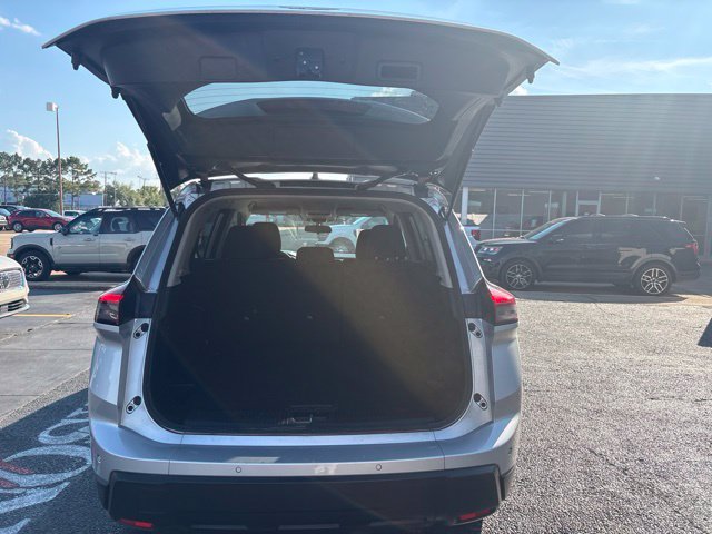 Used 2024 Nissan Rogue S AWD/4WD image 18