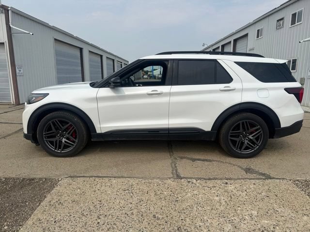 Certified 2025 Ford Explorer ST AWD/4WD image 9