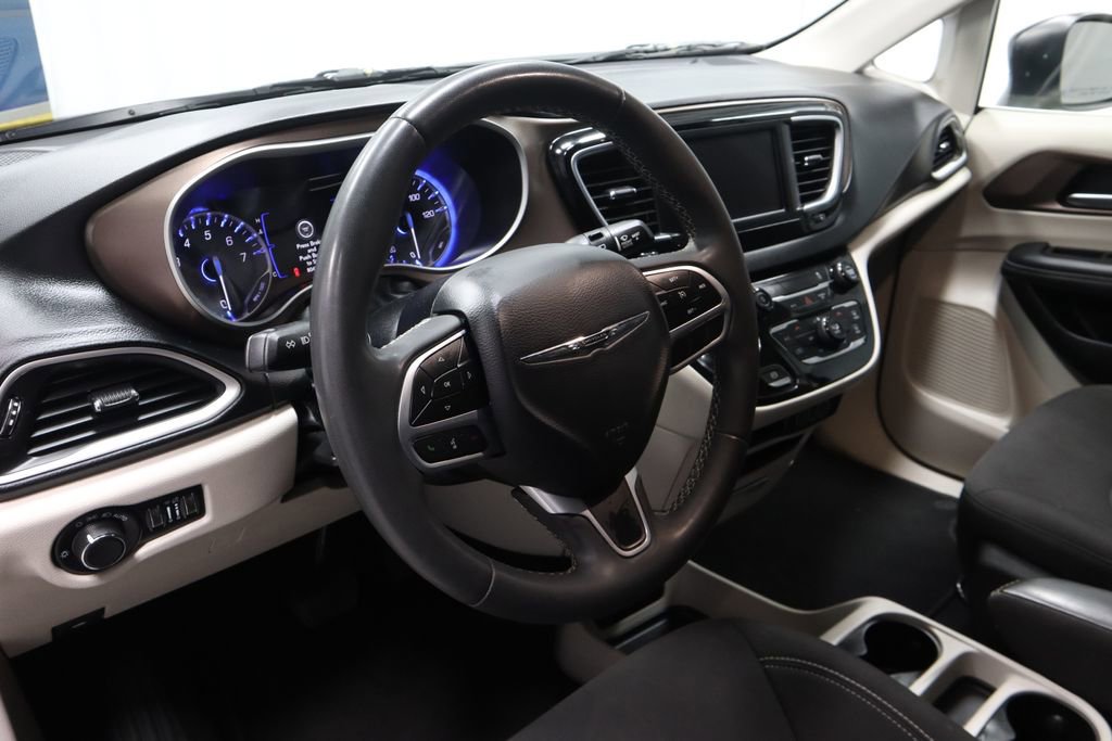 Used 2023 Chrysler Voyager LX FWD image 26