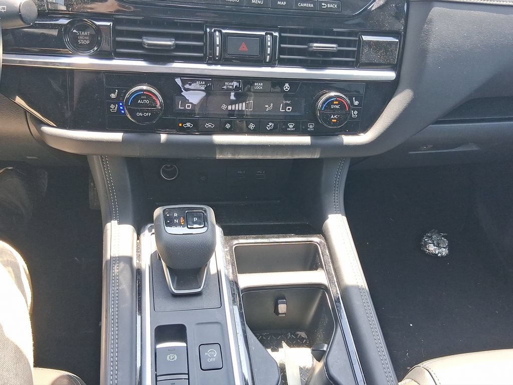 Used 2025 Nissan Pathfinder Platinum AWD/4WD image 27