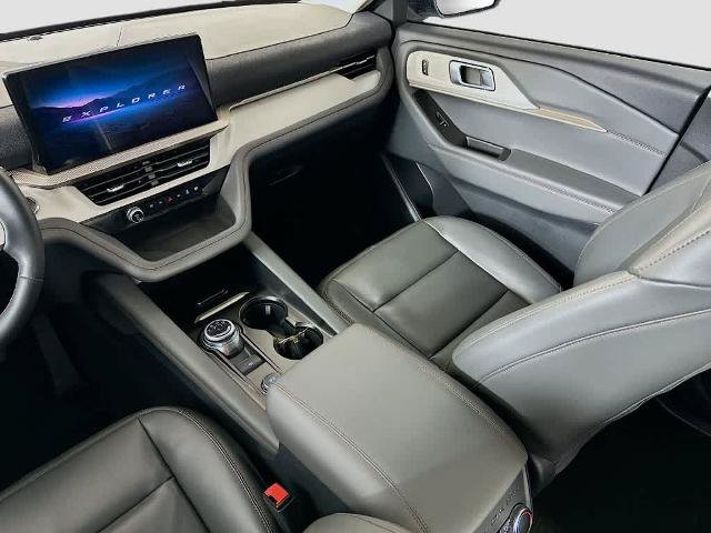 Certified 2025 Ford Explorer Active w/ Active Comfort Package RWD image 11