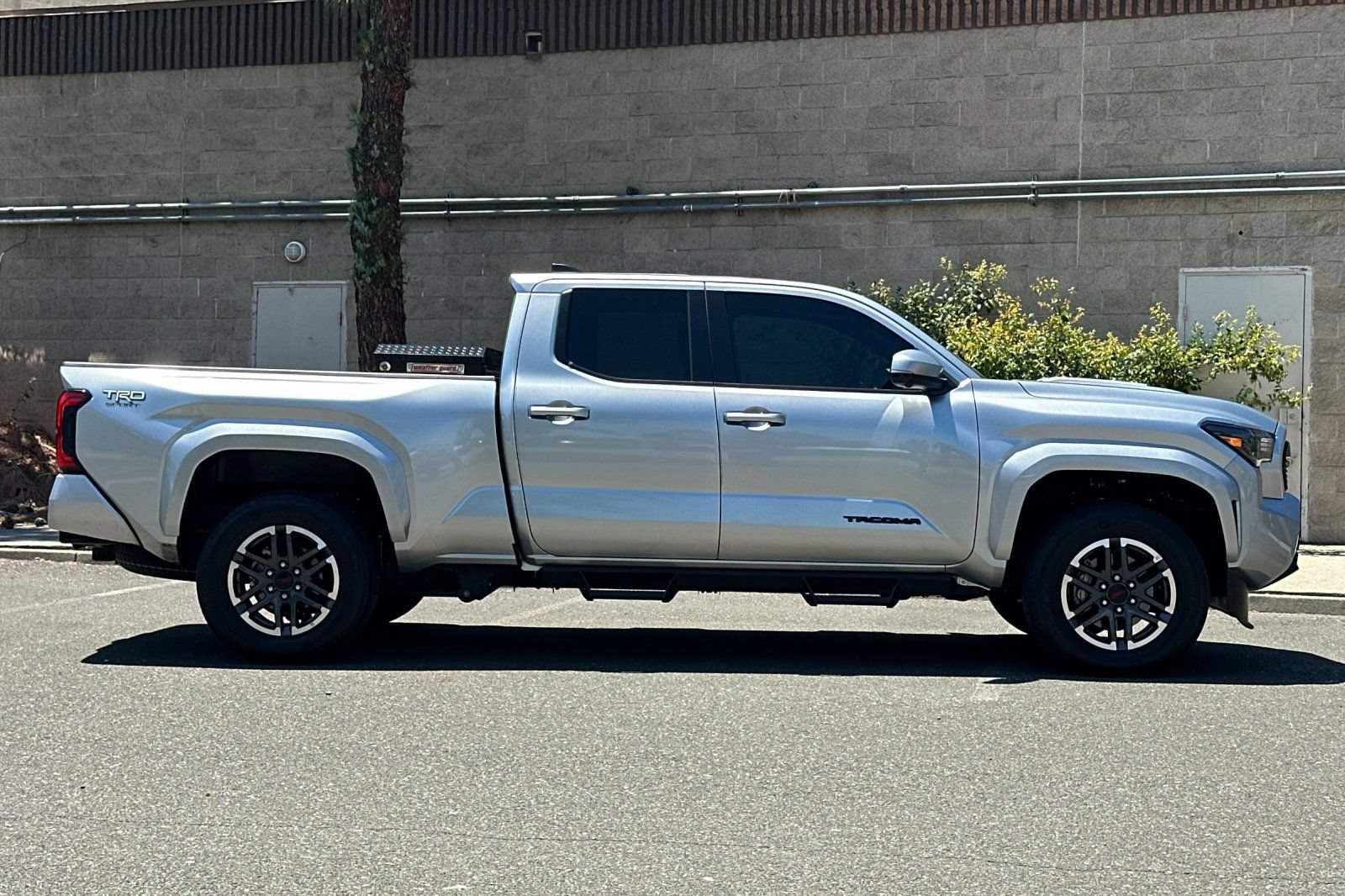 Used 2024 Toyota Tacoma TRD Sport w/ TRD Sport Premium Package AWD/4WD image 2