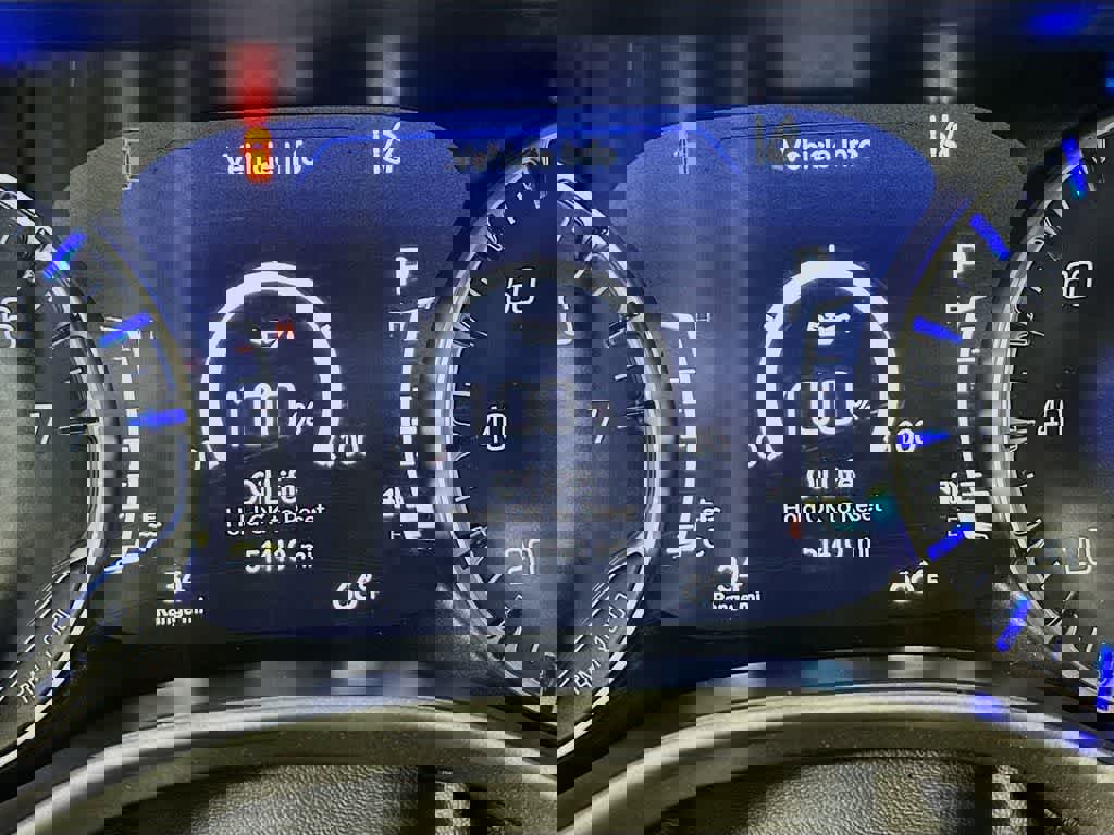 Used 2024 Chrysler Pacifica Touring-L image 23