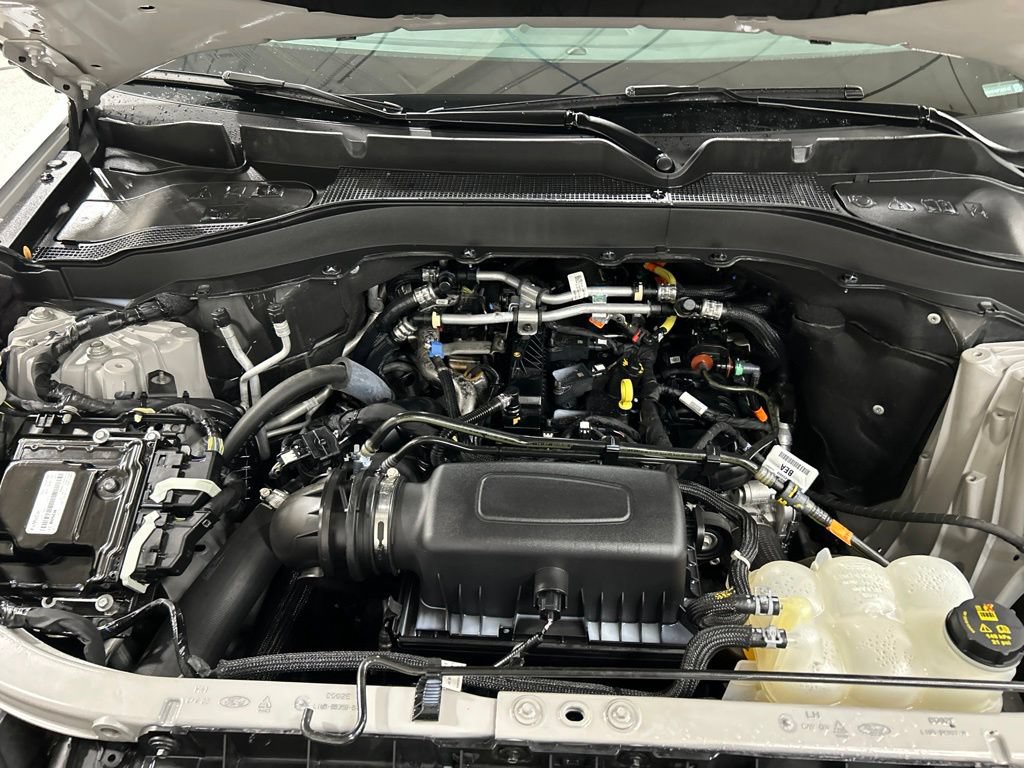 Certified 2023 Ford Explorer XLT w/ Equipment Group 202A AWD/4WD image 33