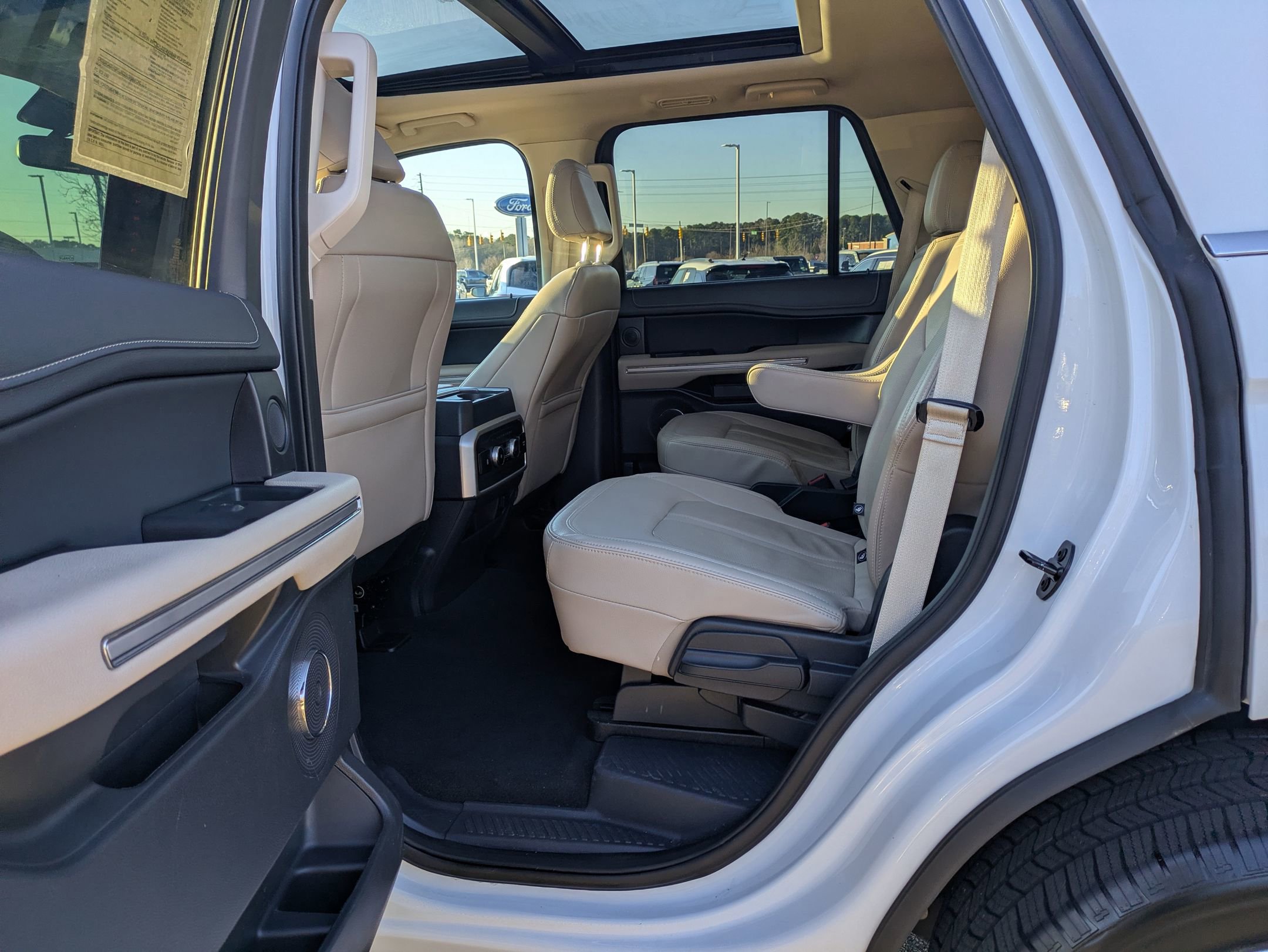 Certified 2024 Ford Expedition Limited image 27