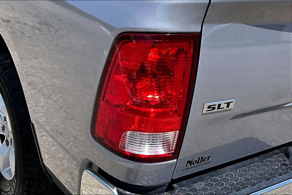 Used 2020 RAM 1500 Classic SLT w/ Luxury Group RWD image 31